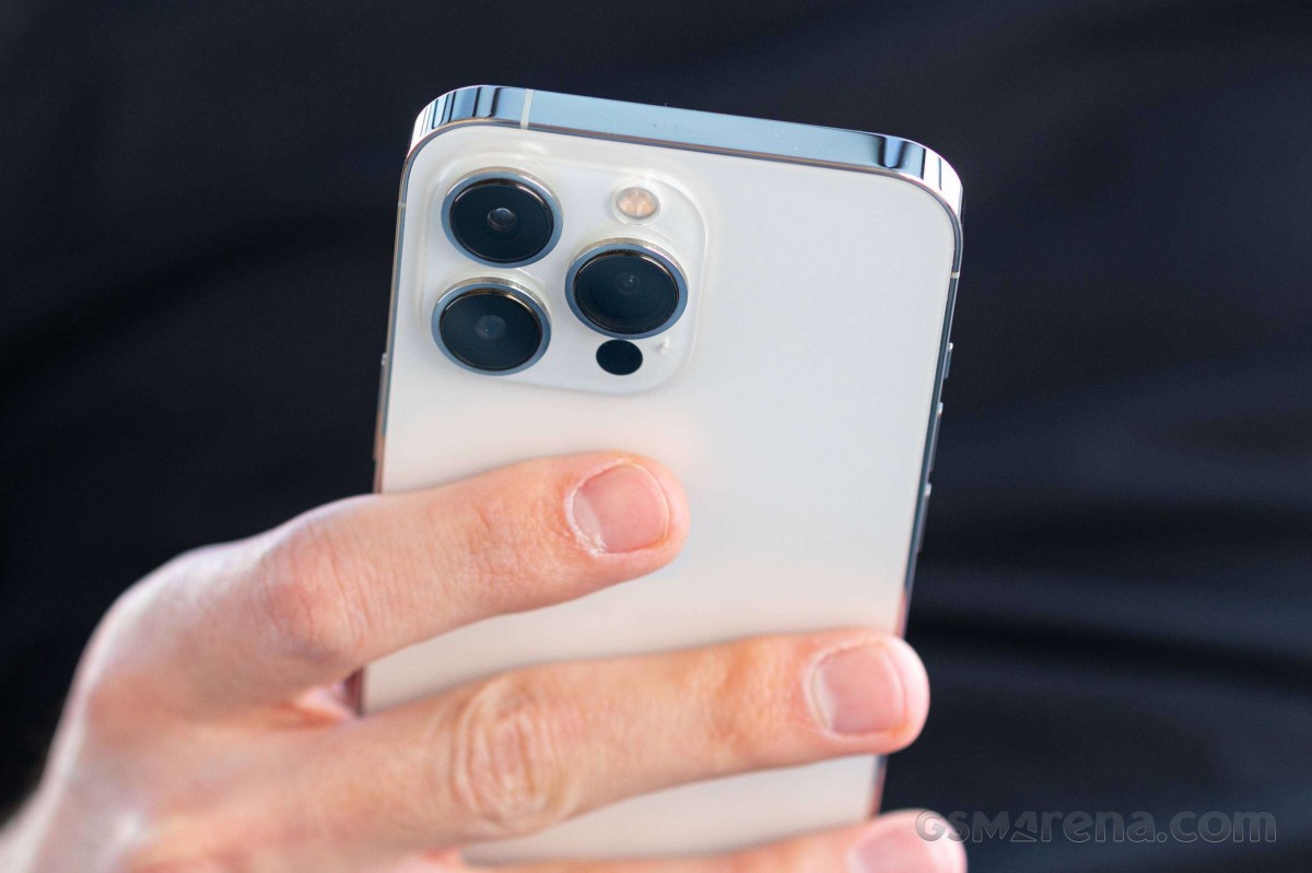 นักวิเคราะห์คาด iPhone 15 Pro จะมีกล้อง periscope ที่สามารถซูมได้ 5 เท่า
